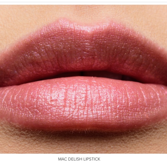 MAC Frost Lipstick Delish 👄 - Picture 7 of 8